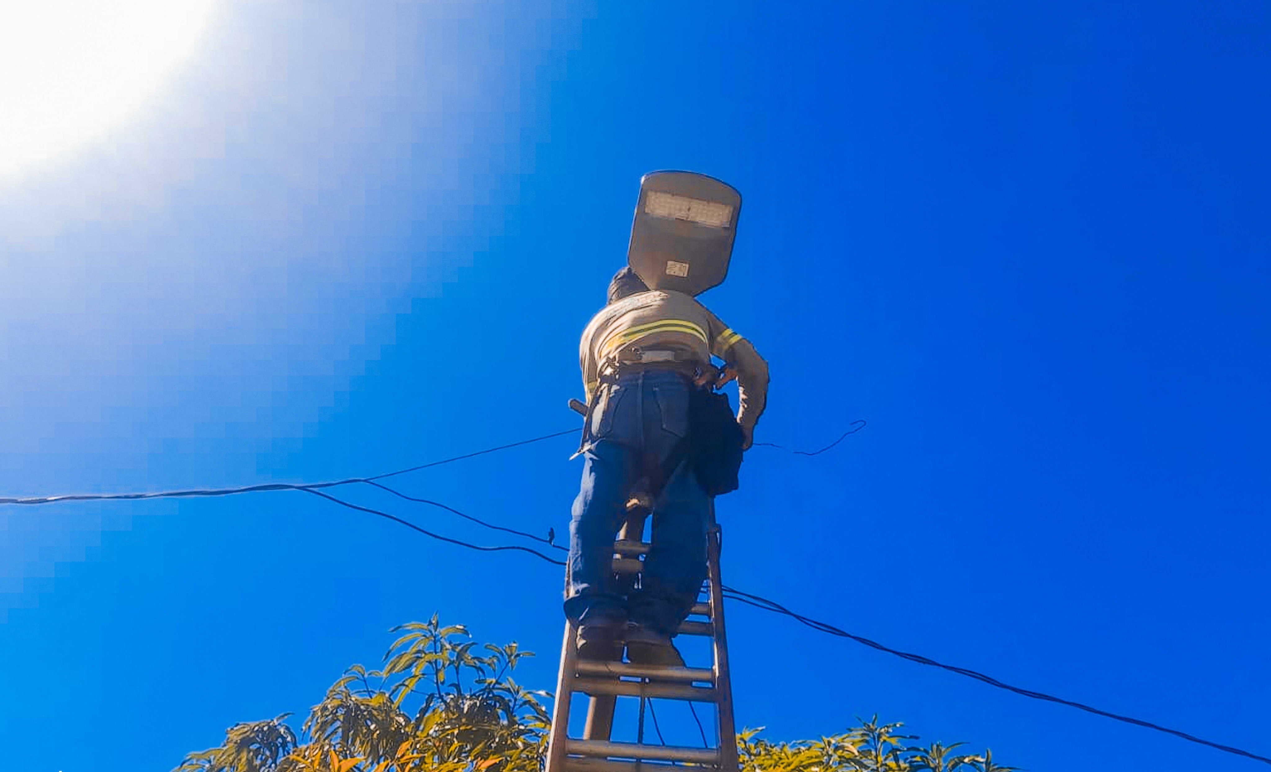 proyecto-luces-de-esperanza-sigue-iluminando-comunidades-de-ilopango